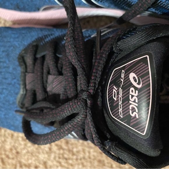 ASICS GT almost new size 8.5 - Picture 1 of 6